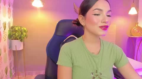 Snapshot of luma_sky chatting on September 25, 2:37 am L U M A online show from September 25, 2:37 am