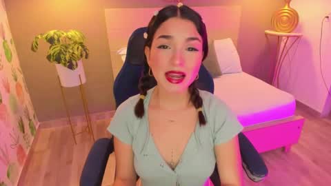 Snapshot of luma_sky chatting on October 5, 2:54 am L U M A online show from October 5, 2:54 am