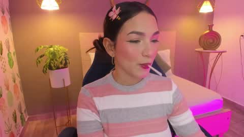 Snapshot of luma_sky chatting on October 7, 3:14 am L U M A online show from October 7, 3:14 am