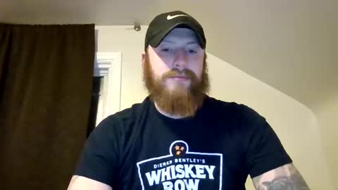 Snapshot of lumberjackk4u chatting on February 2, 3:49 am lumberjackk4u online show from February 2, 3:49 am