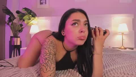 lummii_ online show from July 24, 7:12 pm