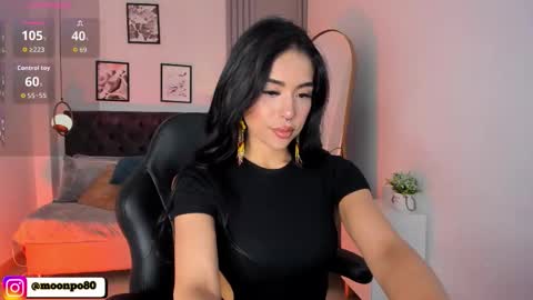Snapshot of luna__ponce chatting on November 8, 2:50 pm online show from November 8, 2:50 pm