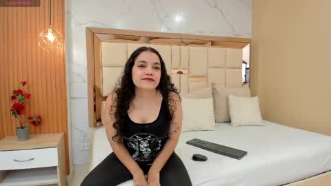 Snapshot of luna__vegga chatting on May 7, 5:07 pm Luna online show from May 7, 5:07 pm