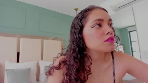 Snapshot of luna__vegga chatting on May 18, 7:20 pm Luna online show from May 18, 7:20 pm