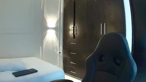 luna and banji online show from October 21, 9:37 pm