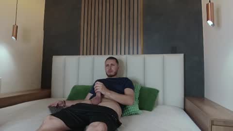 Snapshot of luna_and_jackson_ chatting on June 17, 3:53 am Luna Jackson online show from June 17, 3:53 am