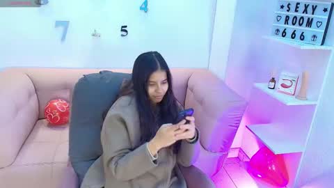 Luna And Titan  online show from February 12, 3:45 am