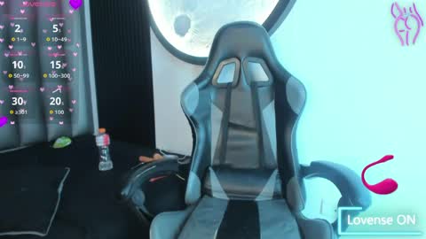 luna_bella_23 online show from May 24, 4:34 pm