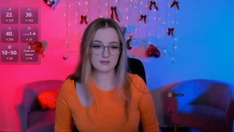 luna_berryy online show from May 20, 6:58 pm