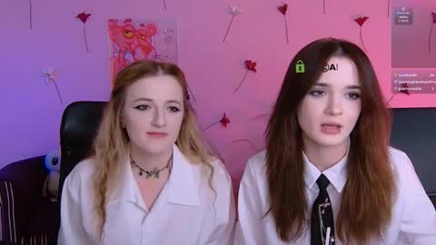 luna_berryy online show from May 26, 7:21 pm