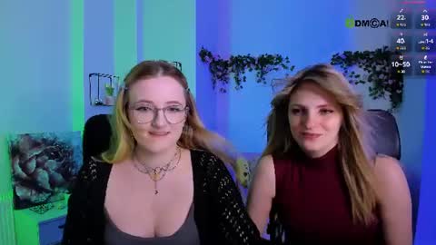luna_berryy online show from June 17, 6:53 pm