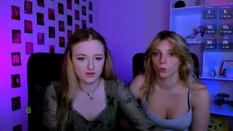 luna_berryy online show from July 13, 7:27 pm
