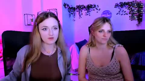 luna_berryy online show from July 24, 7:01 pm