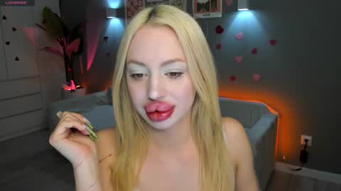 luna_beverly online show from February 22, 8:18 pm