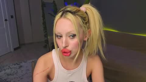 luna_beverly online show from April 28, 8:14 pm