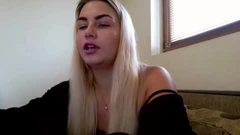 Snapshot of luna_blazer chatting on October 26, 12:55 pm luna_blazer online show from October 26, 12:55 pm