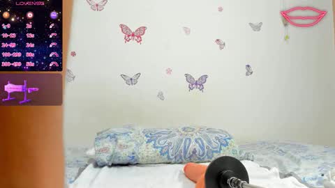 lunita online show from January 6, 9:18 pm