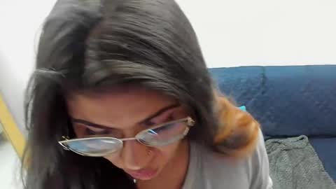 luna  online show from February 3, 3:06 pm