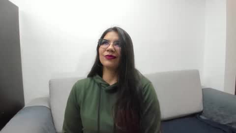 luna  online show from December 4, 11:08 am