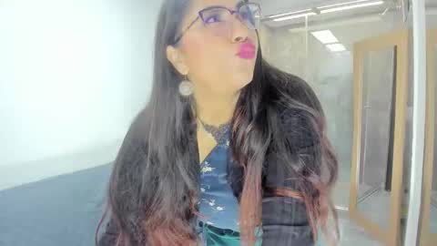 luna  online show from February 18, 11:06 am