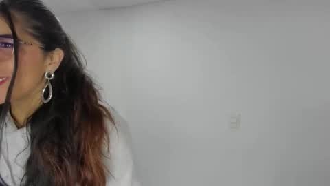 luna  online show from May 2, 11:04 am