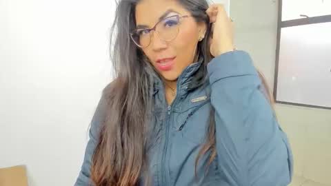 Snapshot of luna_dumont chatting on May 21, 11:17 am luna online show from May 21, 11:17 am