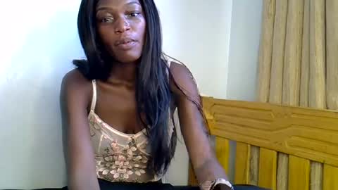 Snapshot of luna_empress chatting on June 13, 9:07 am maskedmalkia online show from June 13, 9:07 am