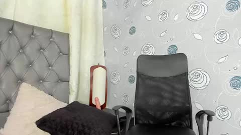 Luna Eva online show from January 15, 6:40 pm