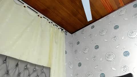 Luna Eva online show from January 22, 5:59 pm