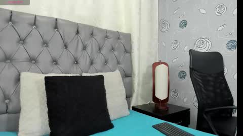 Luna Eva online show from October 18, 1:45 pm