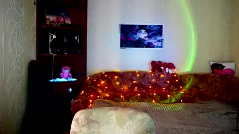 Snapshot of luna_evan chatting on October 8, 8:34 am luna_evan online show from October 8, 8:34 am