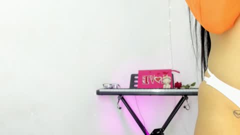 Snapshot of luna_fioree chatting on November 14, 5:06 am Luna Fioree online show from November 14, 5:06 am