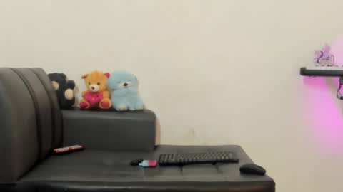 Snapshot of luna_fioree chatting on November 19, 5:07 am Luna Fioree online show from November 19, 5:07 am