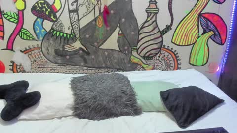 luna_gc online show from February 26, 12:49 am