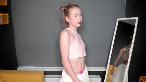 Elizabeth online show from February 28, 9:54 am