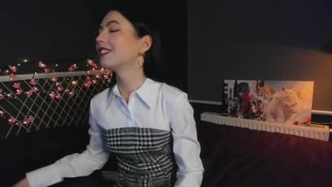 Elizabeth online show from March 29, 5:24 pm