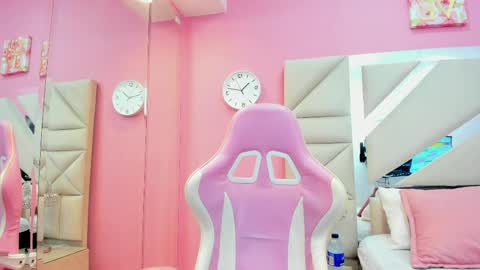 luna_hix online show from April 28, 4:17 am