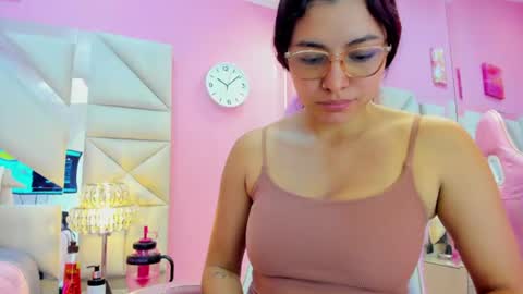Snapshot of luna_hix chatting on July 15, 12:10 pm luna_hix online show from July 15, 12:10 pm