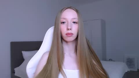 Luna online show from March 9, 9:19 pm