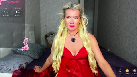 luna_lew1s online show from January 29, 2:21 pm