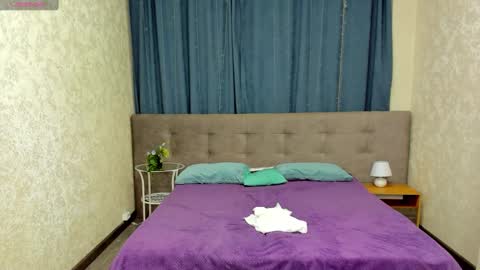 luna_lew1s online show from February 21, 11:01 am