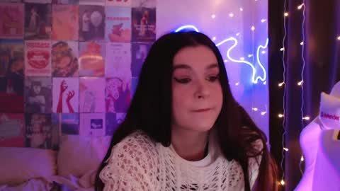 luna_limerence online show from May 7, 4:18 am