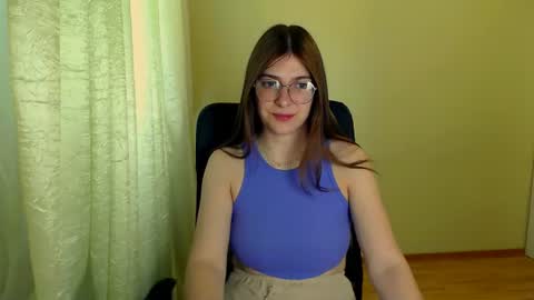 Snapshot of luna_lush_ chatting on June 25, 8:19 am Luna online show from June 25, 8:19 am