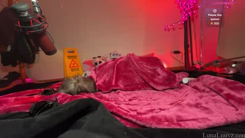 Luna Luuvz online show from February 24, 3:37 am