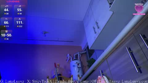 Snapshot of luna_luuvz chatting on June 20, 4:04 am Luna Luuvz online show from June 20, 4:04 am