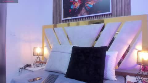 luna_naughty1 online show from November 8, 9:42 am