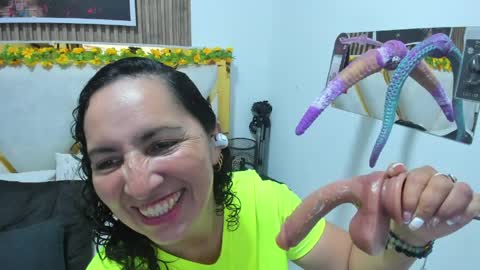 luna_naughty1 online show from June 5, 7:52 pm