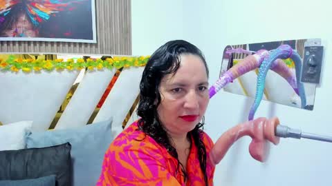 luna_naughty1 online show from June 9, 9:10 am