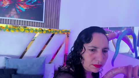 luna_naughty1 online show from June 10, 9:19 am
