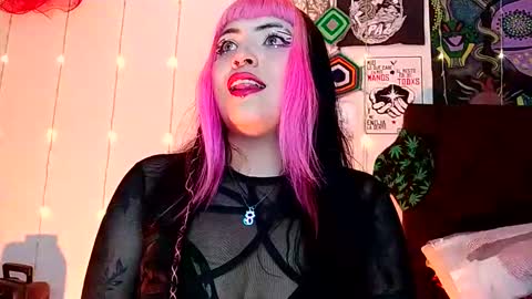 MISS LUNA  online show from January 1, 12:32 am